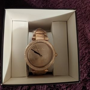 Michael kors watch in rose gold
